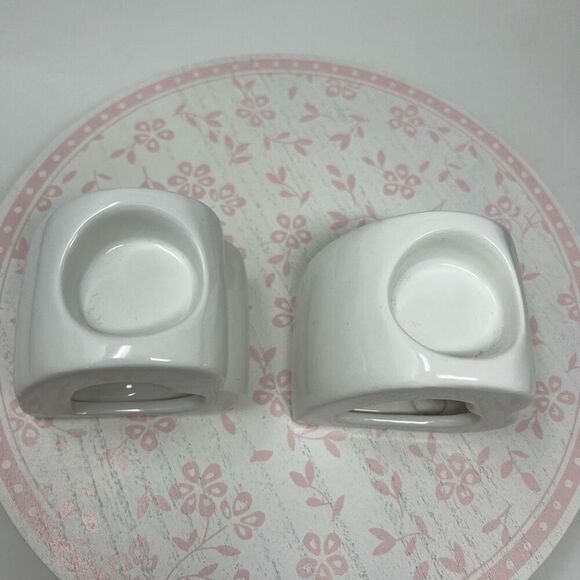 2 Valentine’s Galentine’s Day Heart Candle Holders White Ceramic NWT - Picture 4 of 9